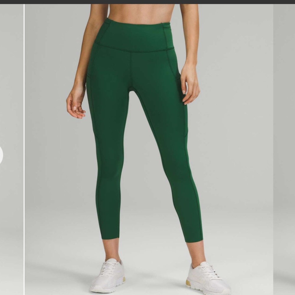 Lululemon Fast and Free High-Rise Tight 25"
Everglade Green size 4